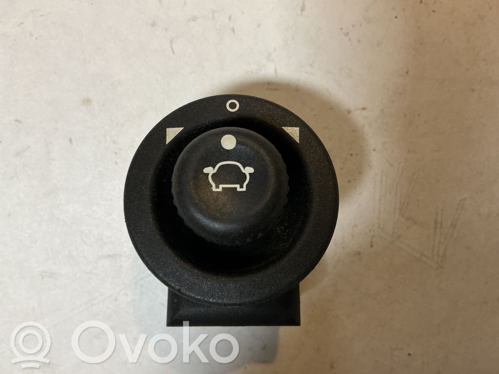 Wing mirror switch   93BG17B676BB