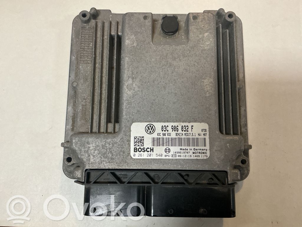 Volkswagen Touran I Engine control unit/module 