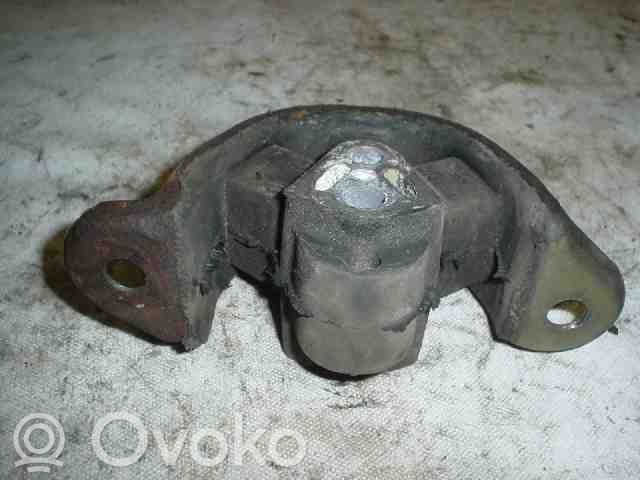Engine mounting bracket