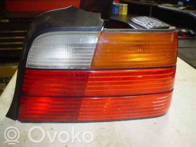Rear/tail lights   1387070