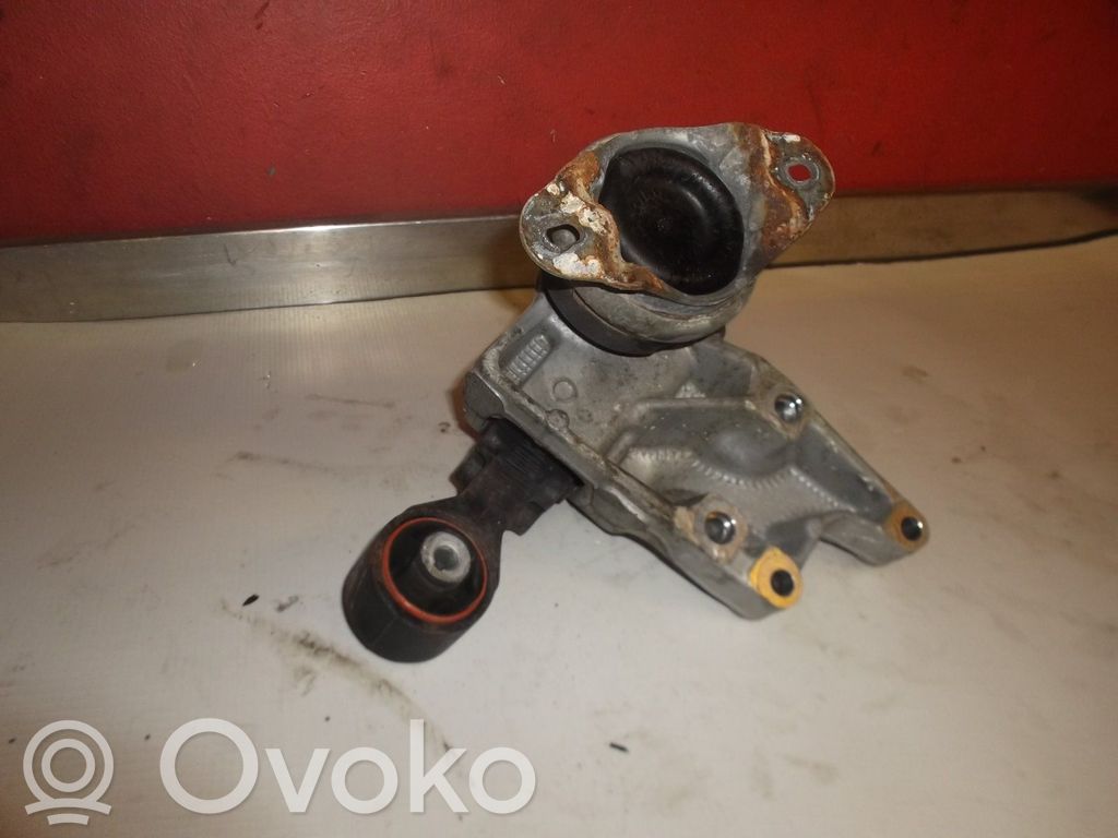 Engine mount bracket