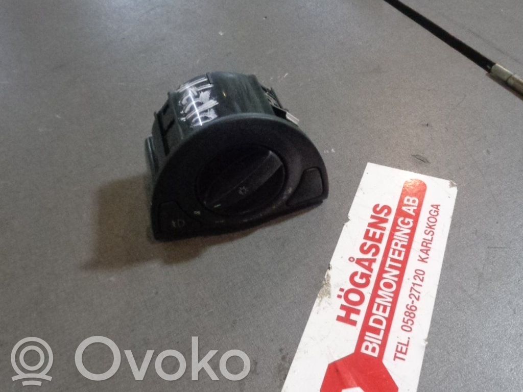 Valokatkaisija   12786134