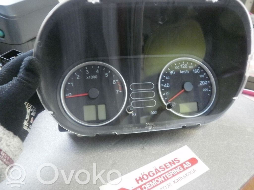 Speedometer (instrument cluster)   4S6F10849