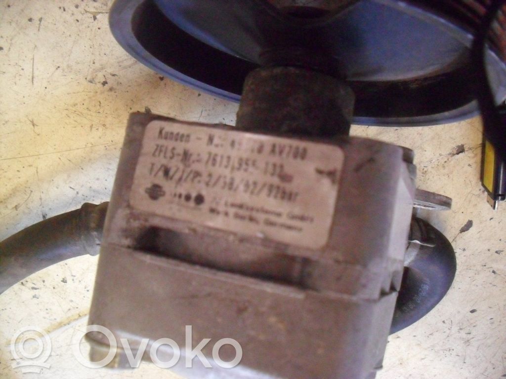 Nissan Primera Pompe direction assistée 