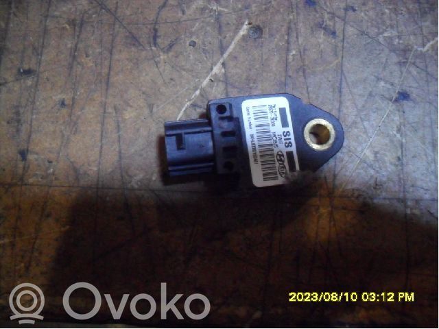 Hyundai i30 Airbag deployment crash/impact sensor 