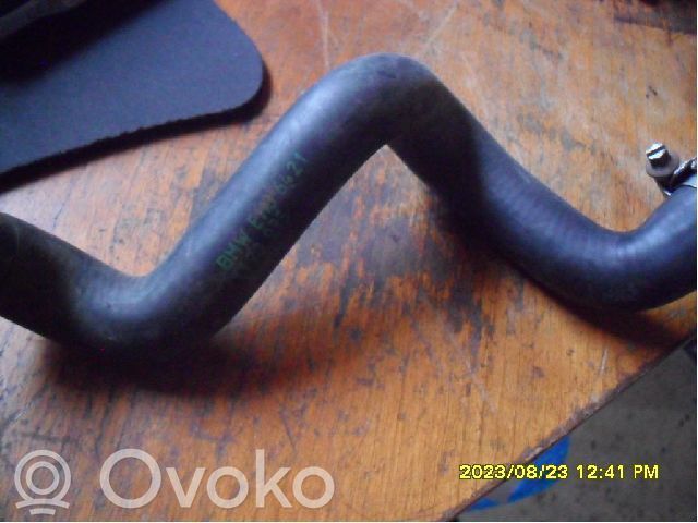Caurulīte (-es) / šļūtene (-es)   139093