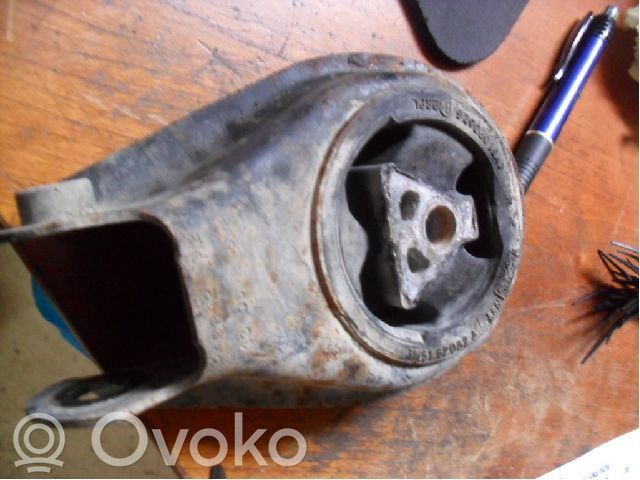 Volvo V50 Engine mounting bracket 