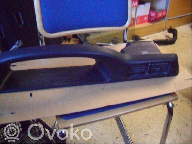 Peugeot Expert Kita salono detalė 