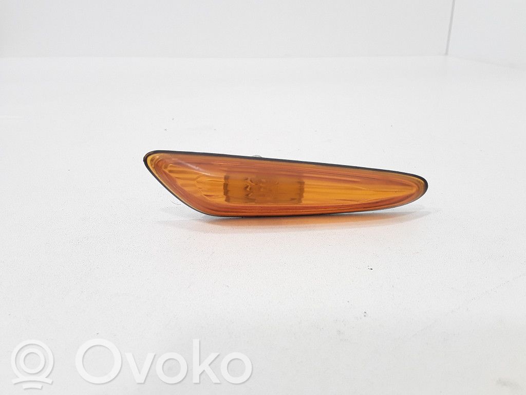 BMW 3 E46 Front fender indicator light 