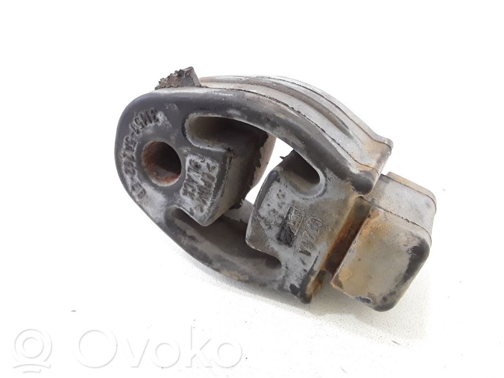 Ford Focus Muffler mount bracket/holder 