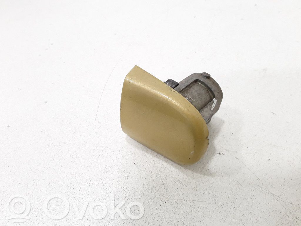 Volkswagen PASSAT B5 Osłona klamki drzwi tylnych 