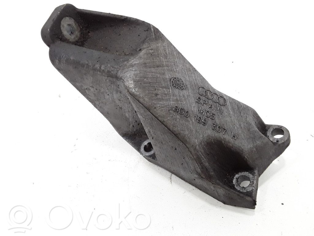 Audi A4 S4 B5 8D Engine mounting bracket 