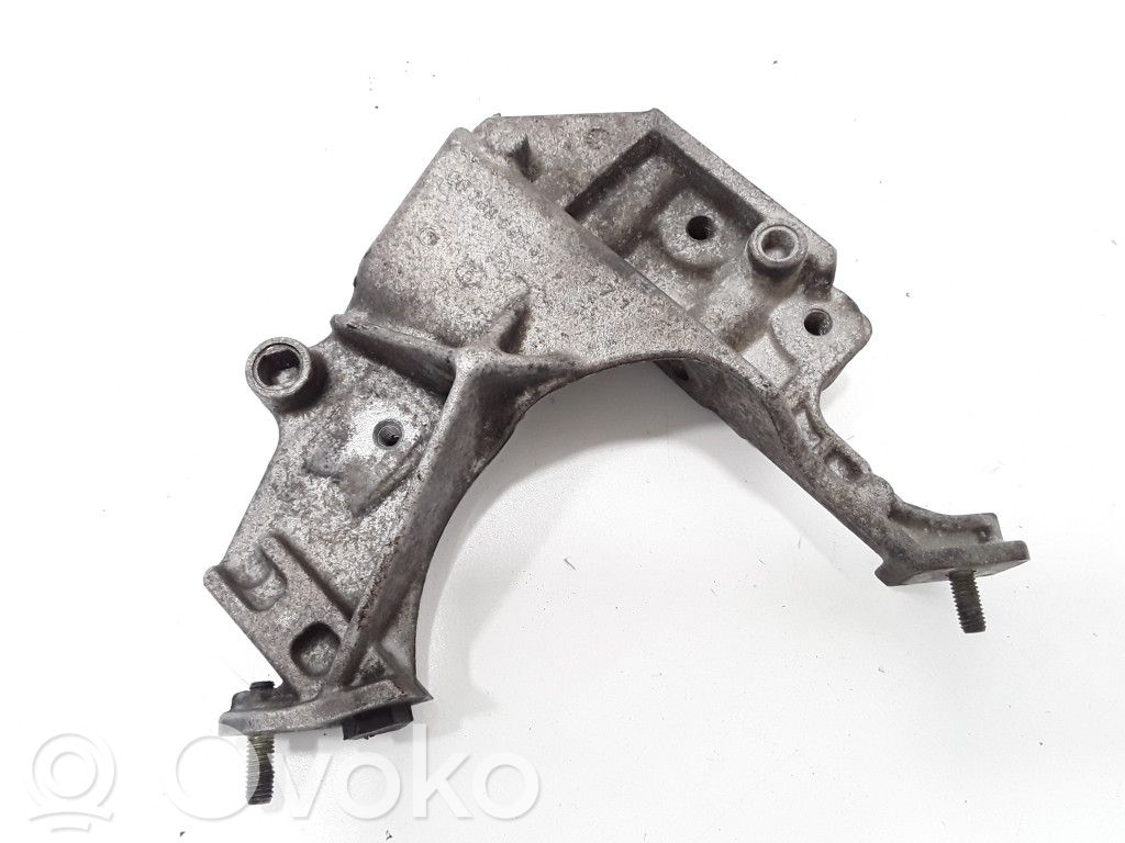 Citroen C5 Engine mounting bracket 