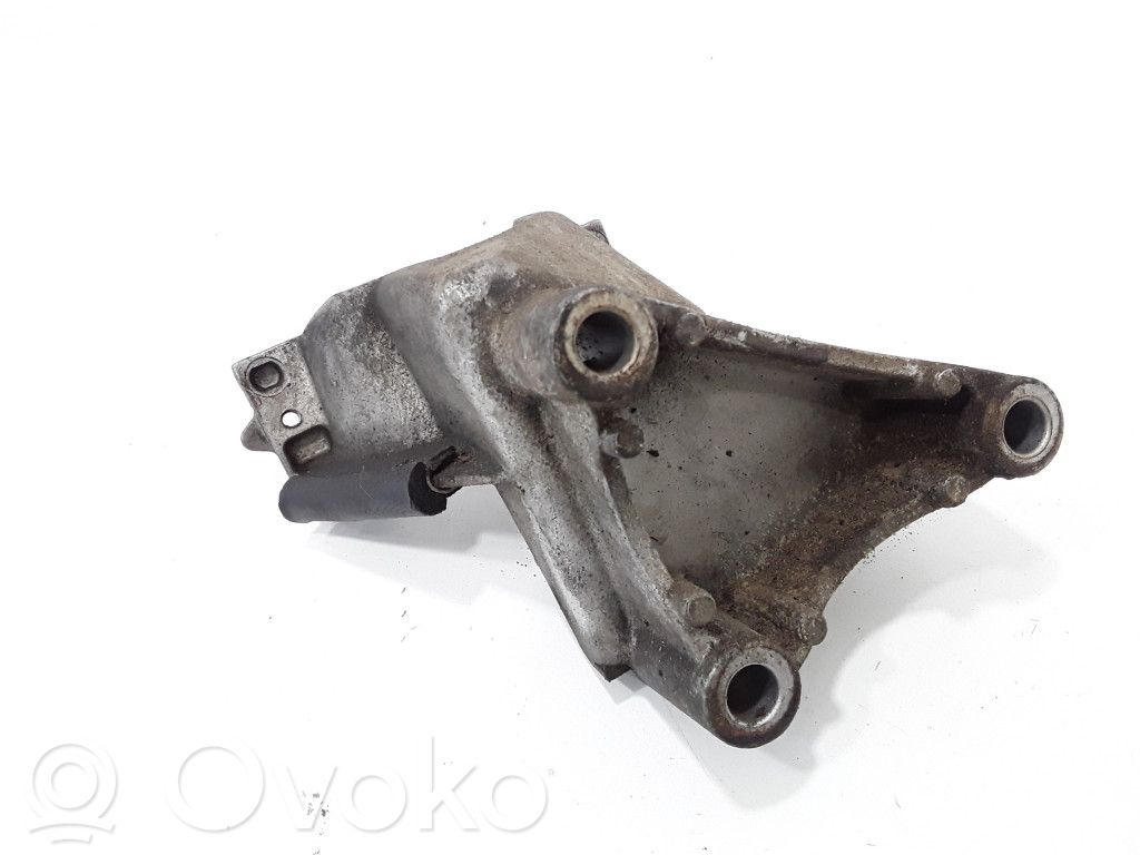 Citroen C5 Engine mounting bracket 