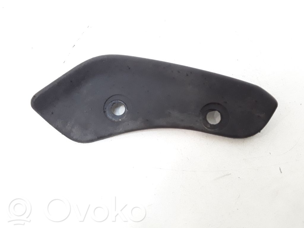 Front splash guards bracket