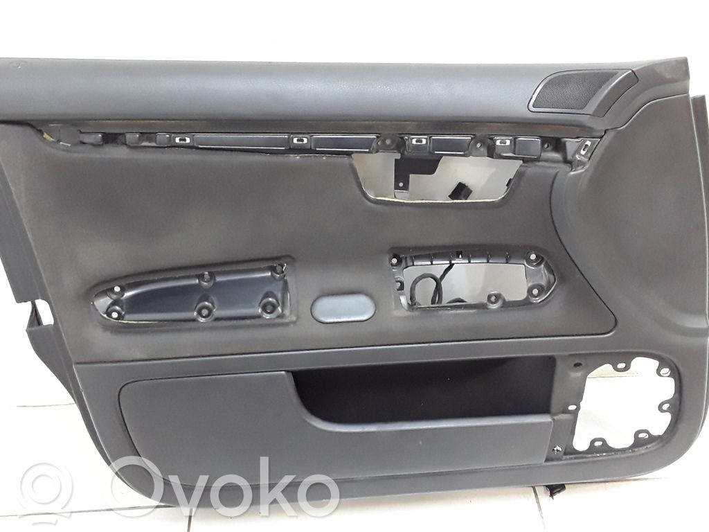 Audi A4 S4 B6 8E 8H Boczki / Poszycie drzwi przednich 