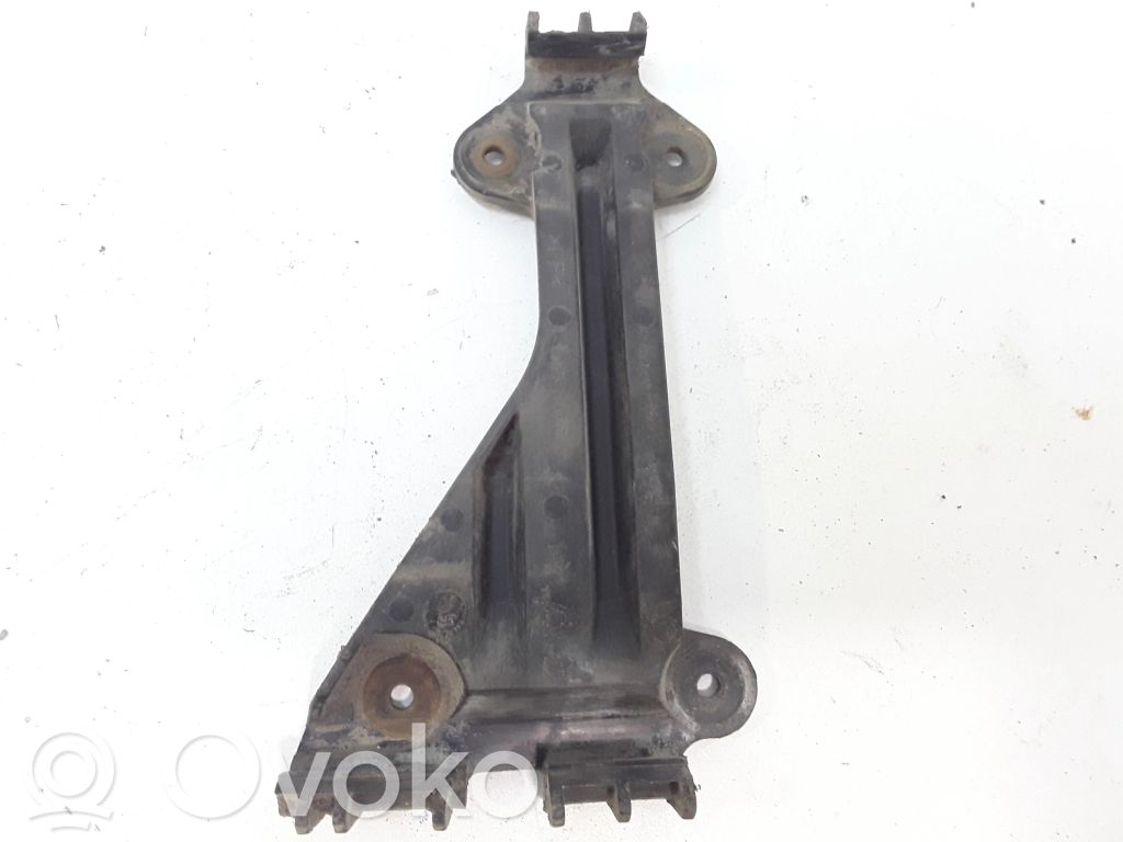 Audi A6 S6 C4 4A Front bumper mounting bracket 