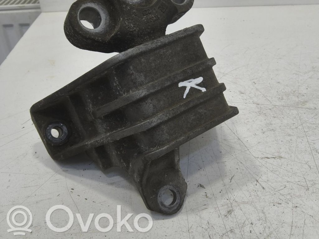 Opel Vectra C Engine mount bracket 