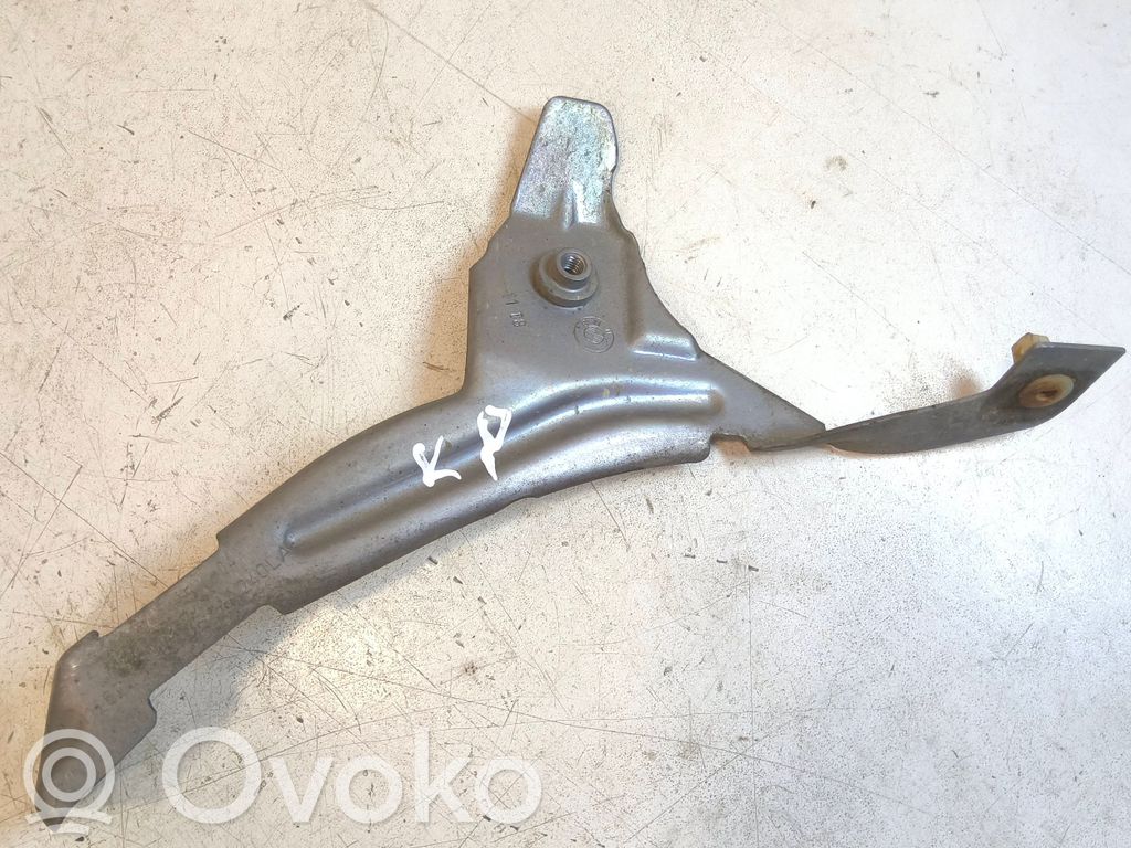 BMW 5 E60 E61 Fender mounting bracket 