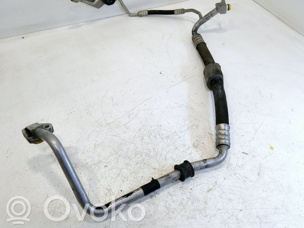 BMW 5 E60 E61 Ilmastointilaitteen putki (A/C) 