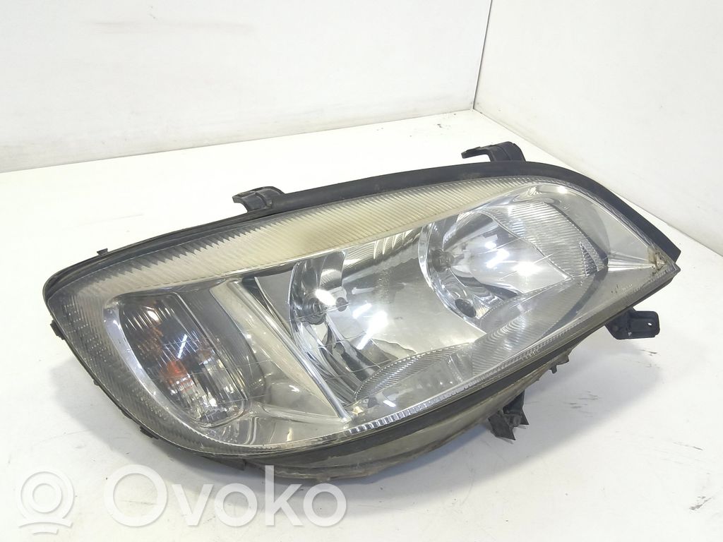 Opel Zafira A Lampa przednia 