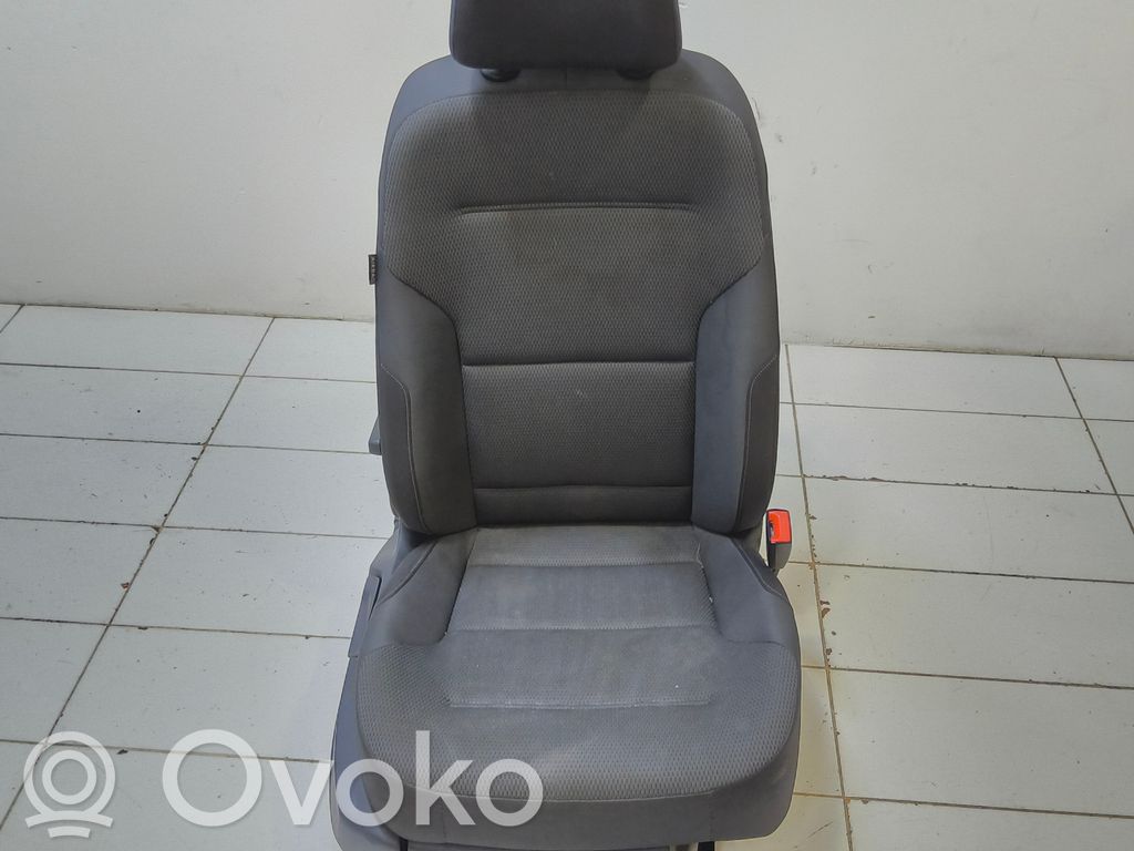 Volkswagen Golf VII Etumatkustajan istuin 