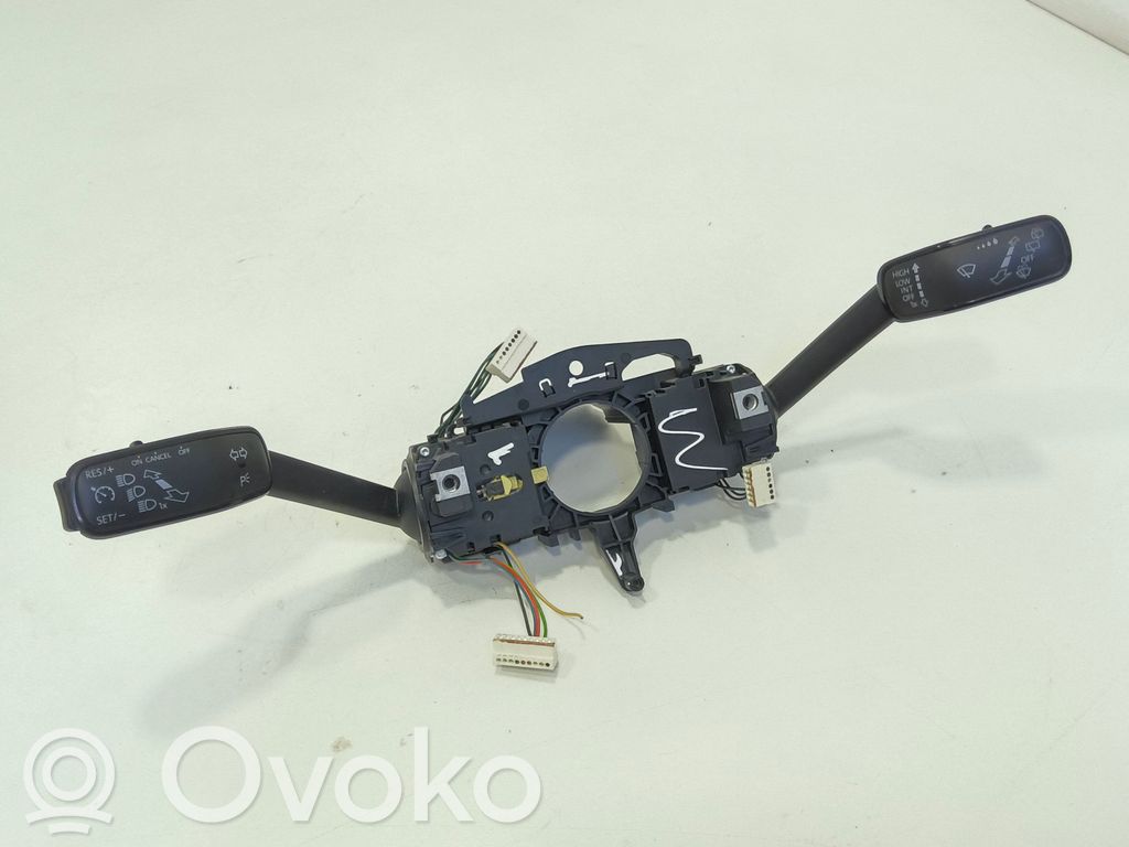Seat Leon (5F) Wiper turn signal indicator stalk/switch 