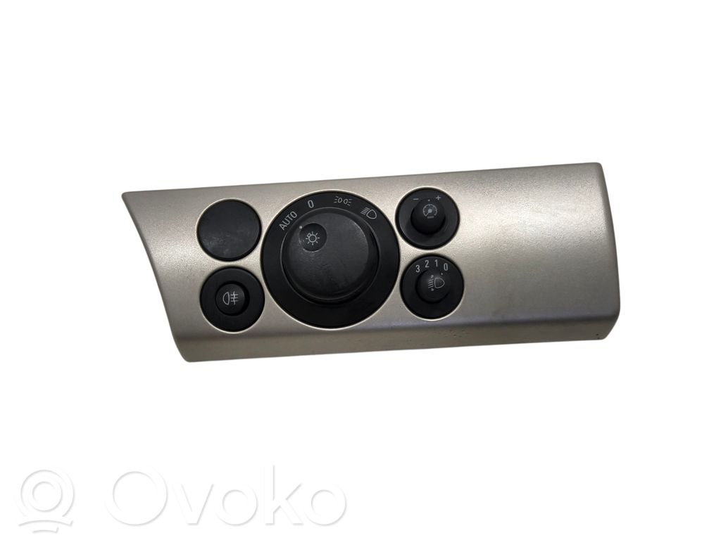 Opel Astra H Light switch 