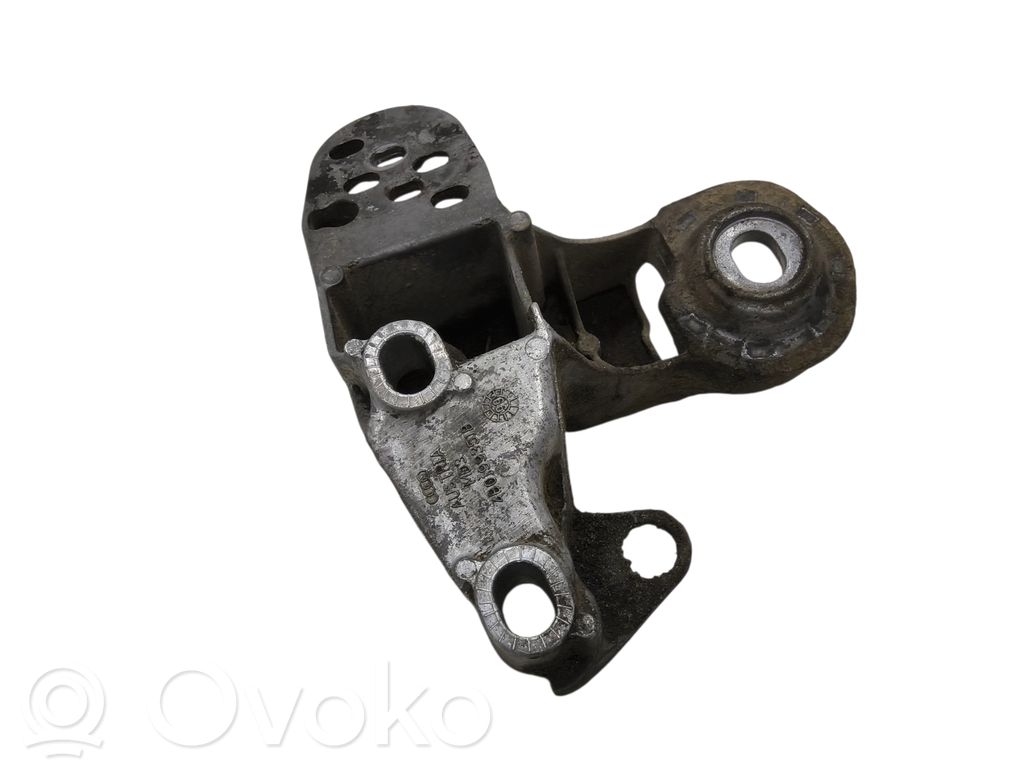 Volkswagen PASSAT B5 Engine mounting bracket 