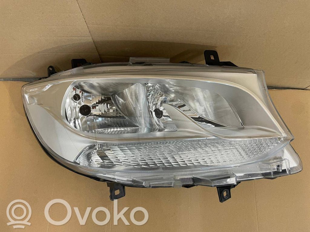 Mercedes-Benz Sprinter W907 W910 Lampa przednia 