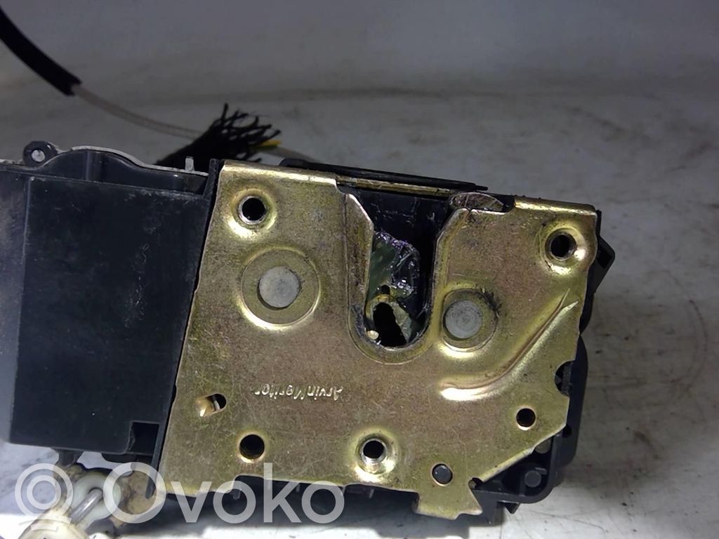 Peugeot 307 Zamek drzwi przednich 