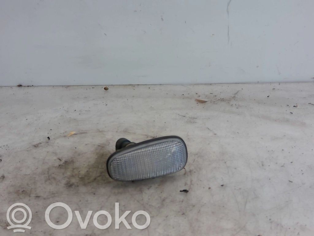 Opel Zafira A Front indicator light 