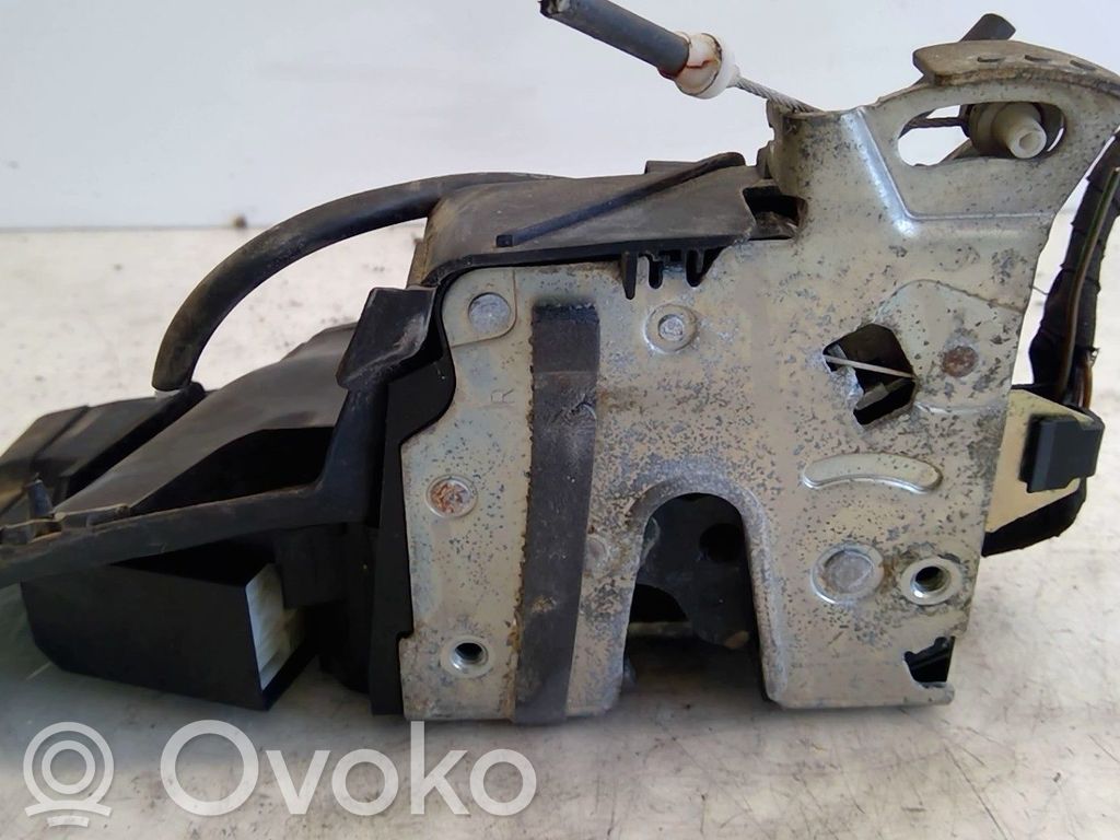 Etuoven lukko   51218235102