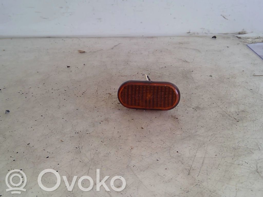 Front indicator light   7700822136