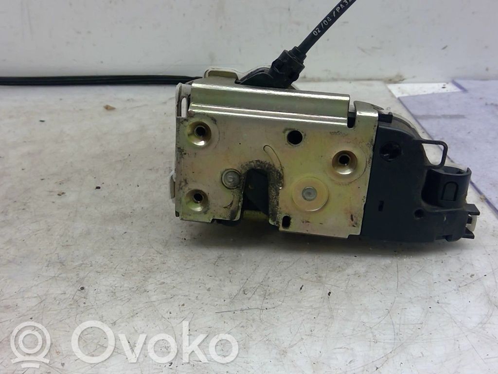 Citroen C2 Priekšpusē slēdzene 