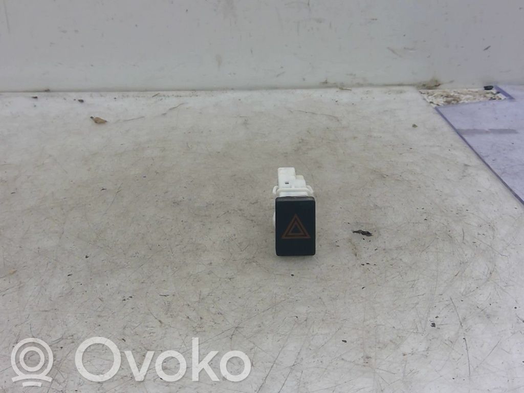Nissan Qashqai Botón interruptor de luz de peligro 