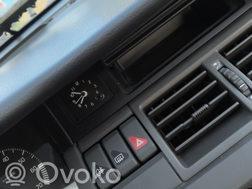 Renault Clio I Pulkstenis 