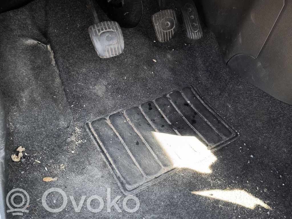 Nissan Note (E11) Kupplungspedal 
