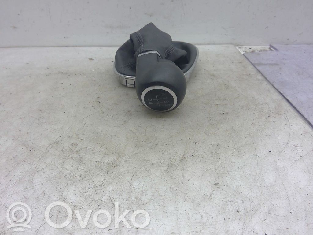 Opel Corsa D Perilla/embellecedor de cuero de la palanca de cambios 