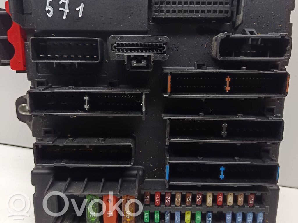 Opel Signum Saugiklių blokas 