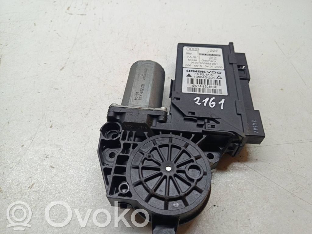Audi A4 S4 B7 8E 8H Silnik regulatora szyby drzwi przednich 