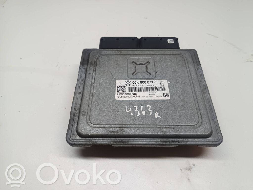 Volkswagen PASSAT CC Engine control unit/module 