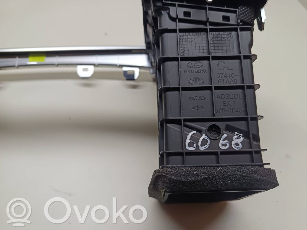 KIA Sportage Dysze / Kratki środkowego nawiewu deski rozdzielczej 