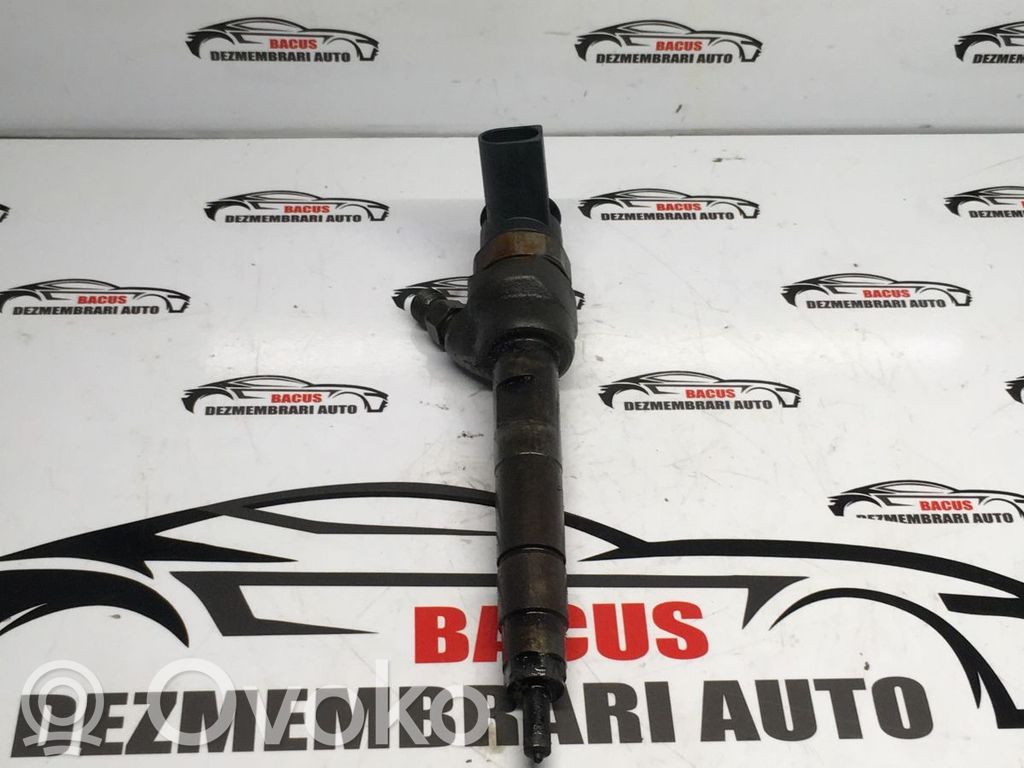 Fuel injector   779844605
