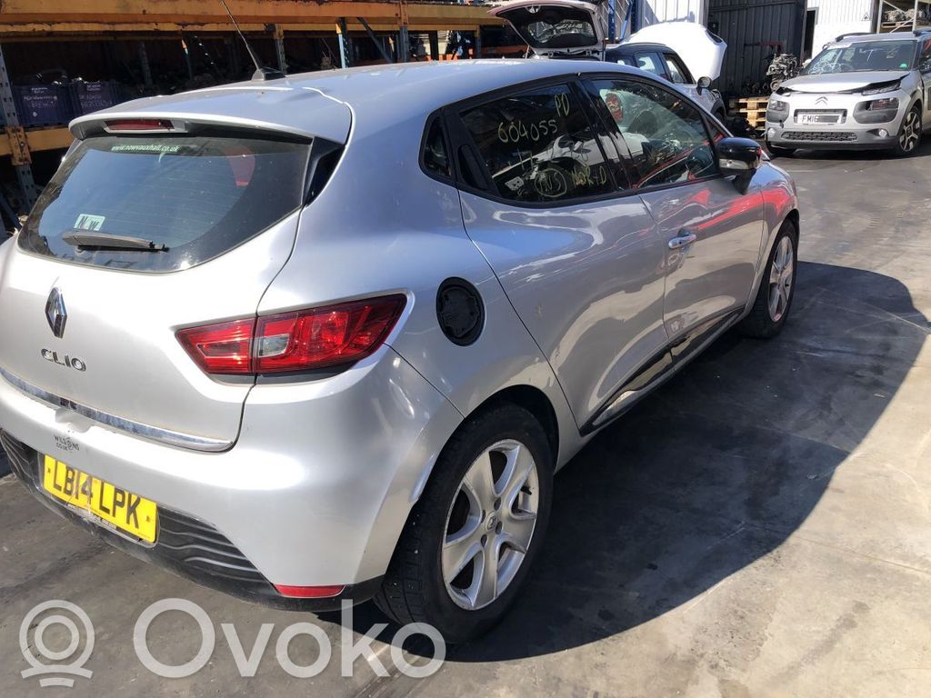 Renault Clio IV Takakulmapaneeli 