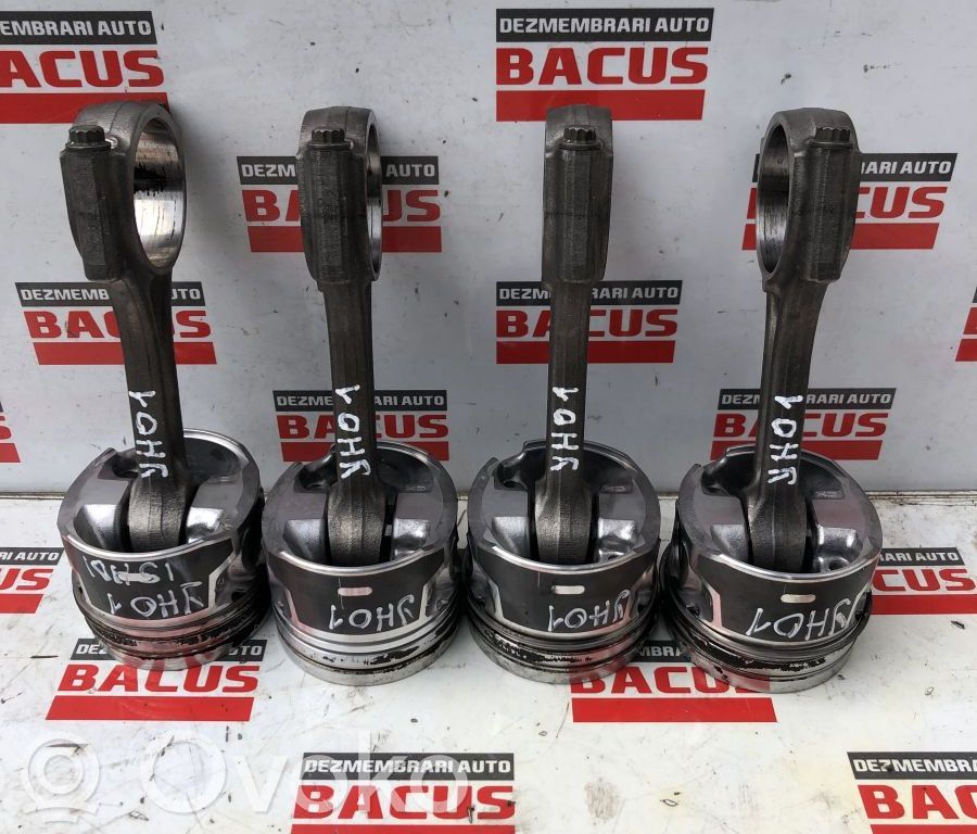 Peugeot 308 Piston with connecting rod 