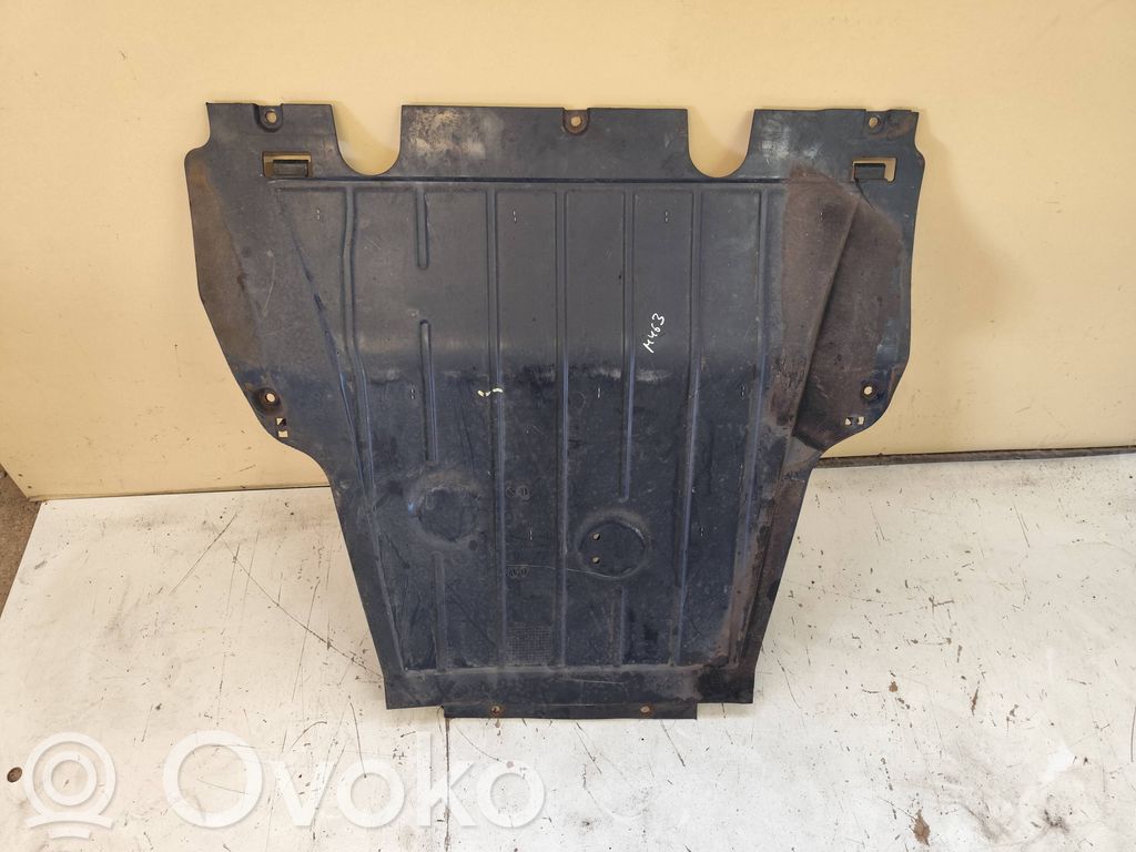 Renault Clio IV Engine splash shield/under tray 
