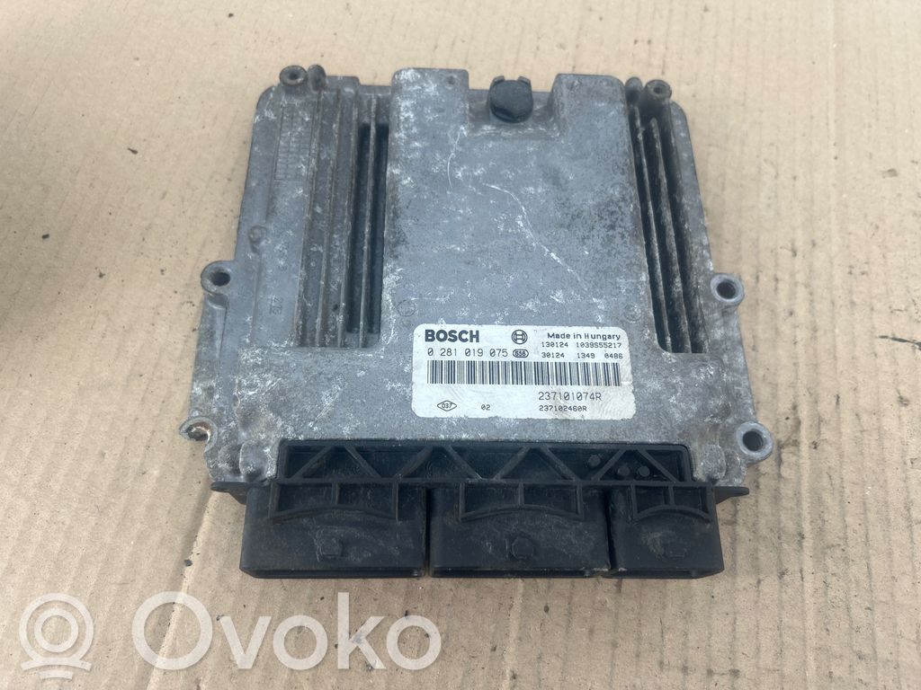 Renault Megane III Engine control unit/module 