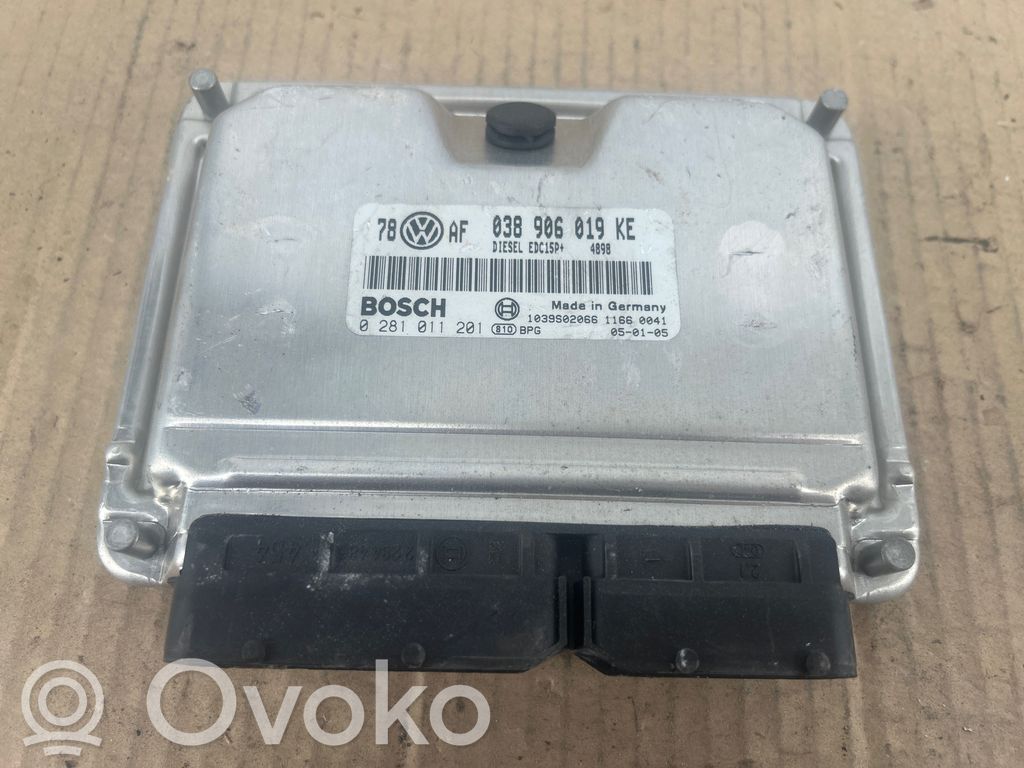 Volkswagen PASSAT B7 Engine control unit/module 