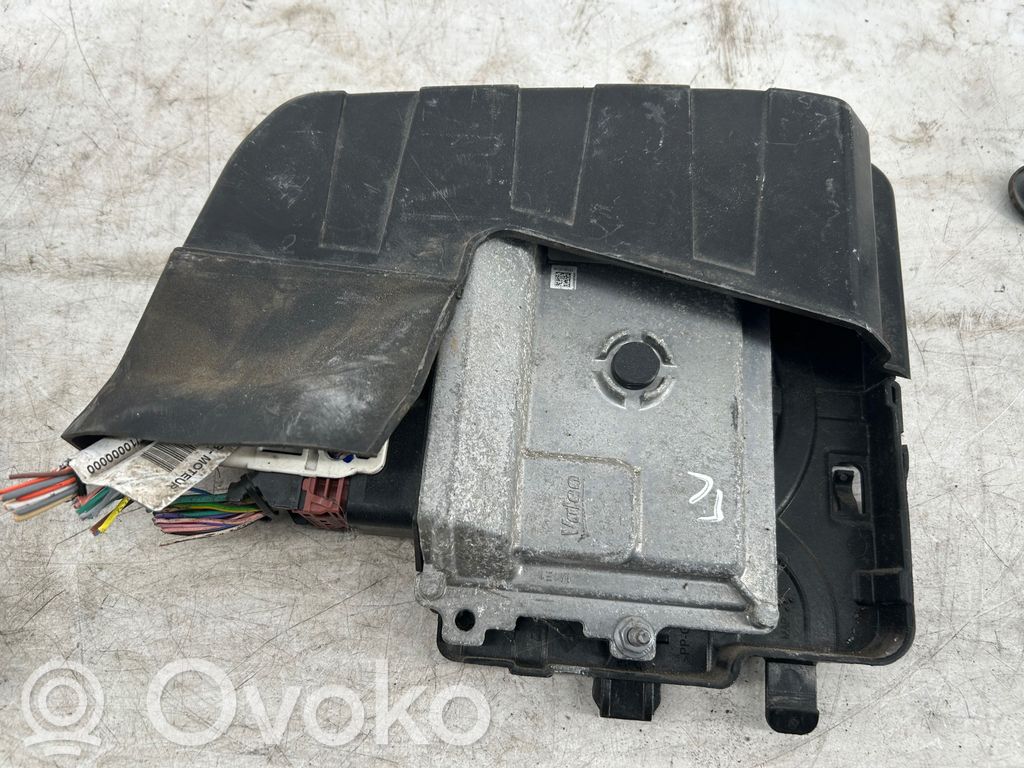 Peugeot 208 I Engine control unit/module 